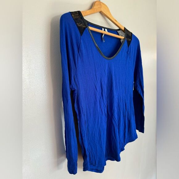 SALE! Blue Calvin Klein Lace Shoulder Top Size L - Picture 5 of 7